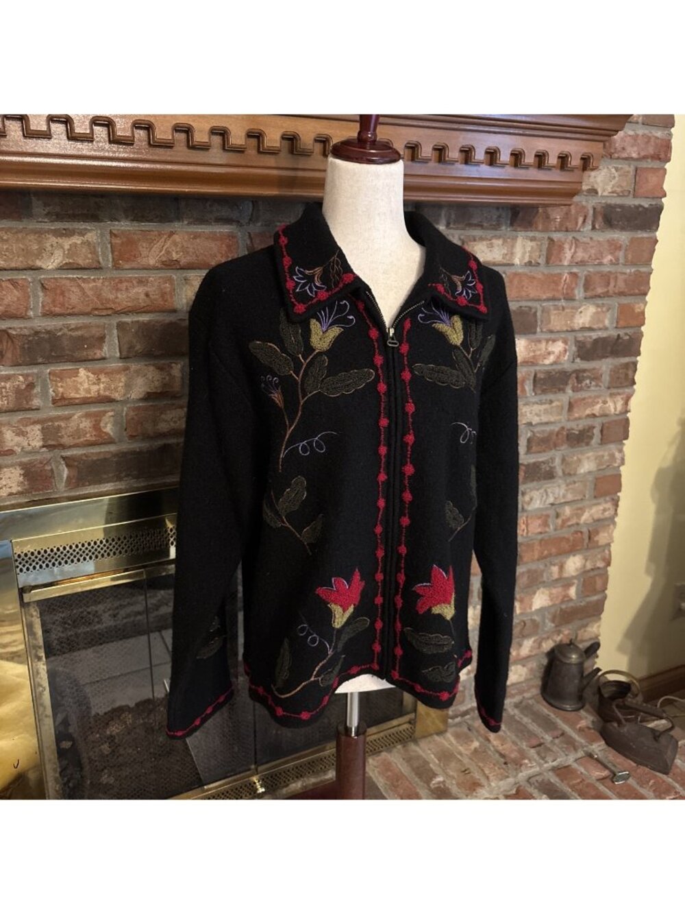VTG Tally Ho Black 100% Wool Floral Embroidered Zip Cardigan Sweater L